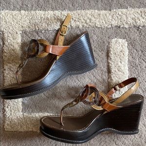 ARIZONA Wedge T-Strap Sandals. US 6